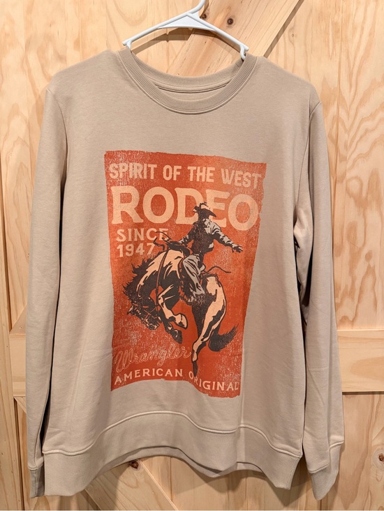 Wrangler Tops - Wrangler Women’s Medium Beige Rodeo Graphic Crewneck Sweater